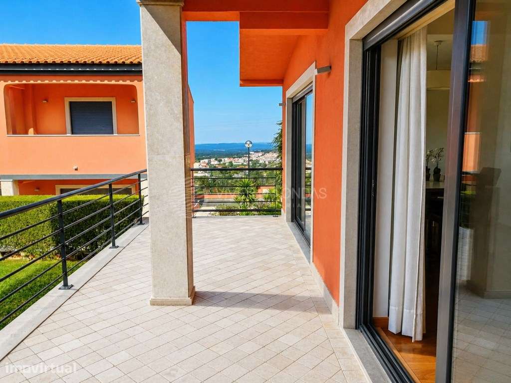 Moradia T3 em condomínio fechado c/ piscina - SESIMBRA.-19