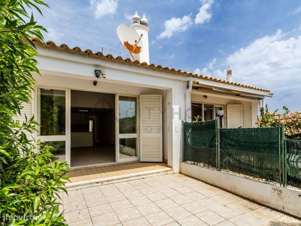 Moradia Duplex tipo T2 com Jardim e Piscina em Condomínio Privado-23