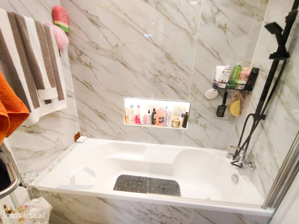 T3 Totalmente Renovado, Equipado e com Varanda, à Entrada da Cidade...-19