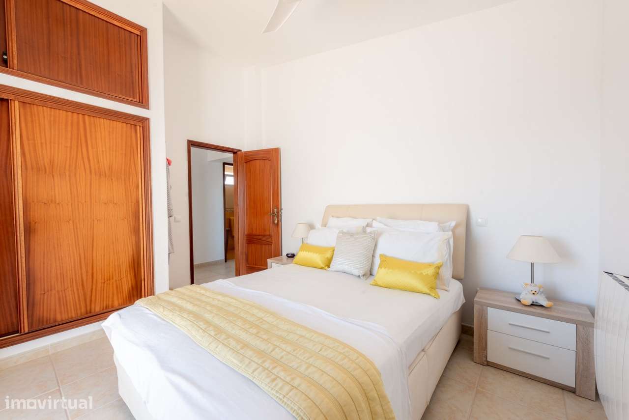 Villa de 4 quartos com personalidade e piscina em Almádena-20