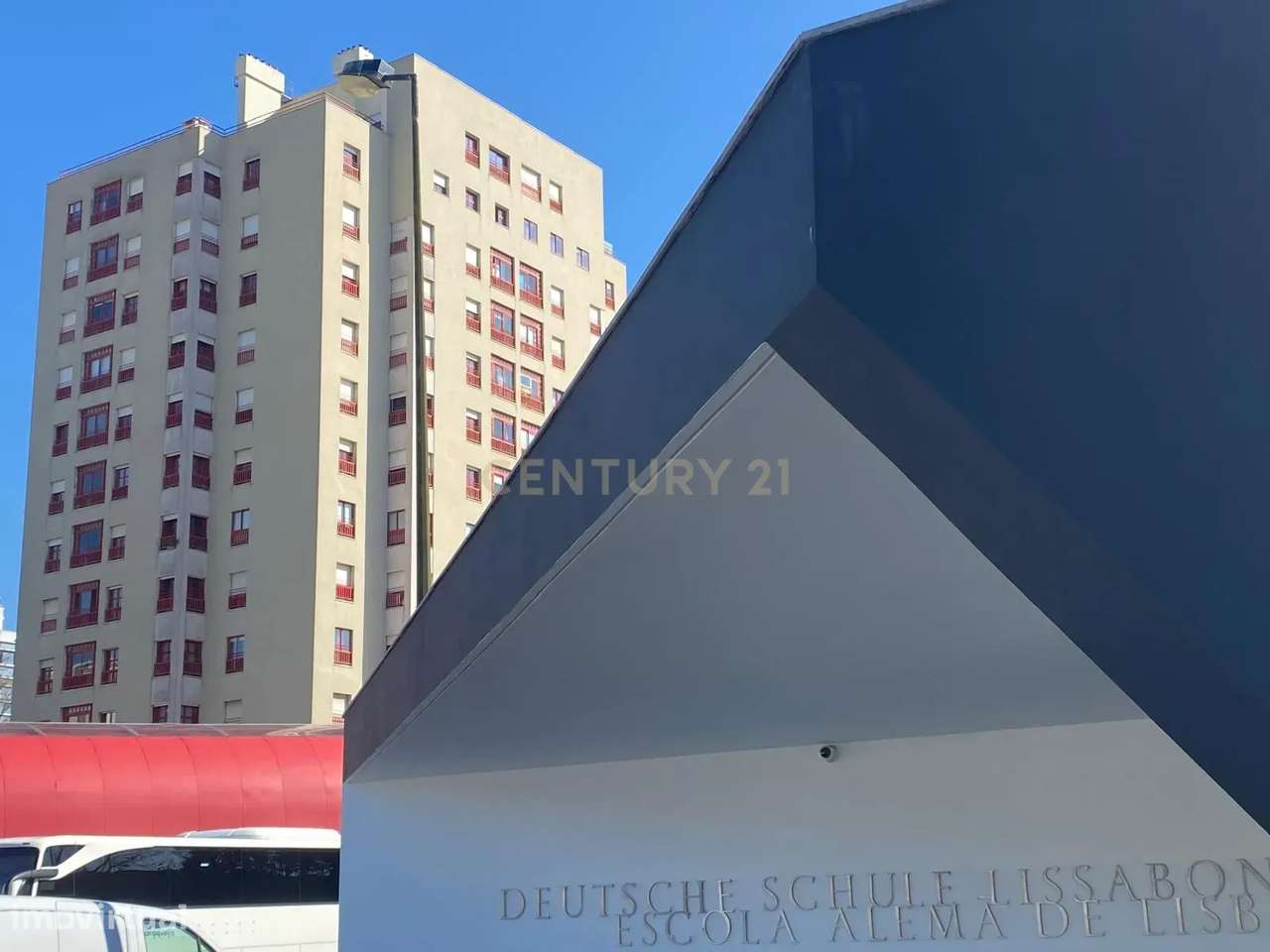 O Refúgio Perfeito em Telheiras – Luz, Conforto e Vista Desafogada-42