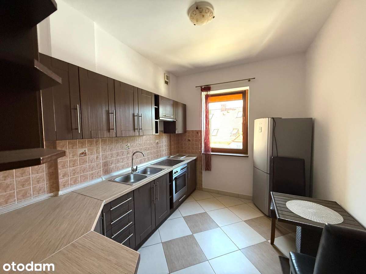 Przestronnne 3-pokojowe mieszkanie w centrum Dzierżoniowa - Pełny obrazek: 4/11