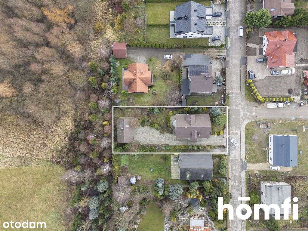 Dom jednorodzinny z garażem na dużej działce-4