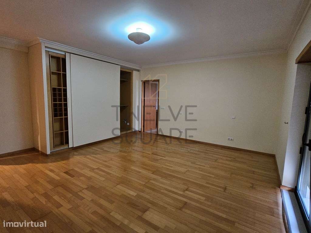 Moradia T5 independente a 5km de Leiria-13