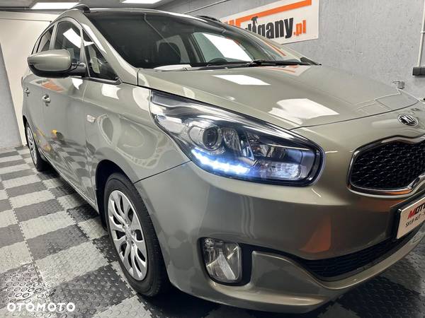 Kia Carens - 27