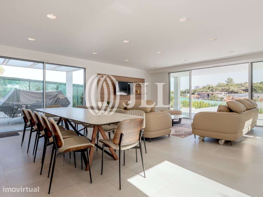 Moradia T4+2 com piscina e garagem, em Alvor, Algarve - Grande imagem: 3/28