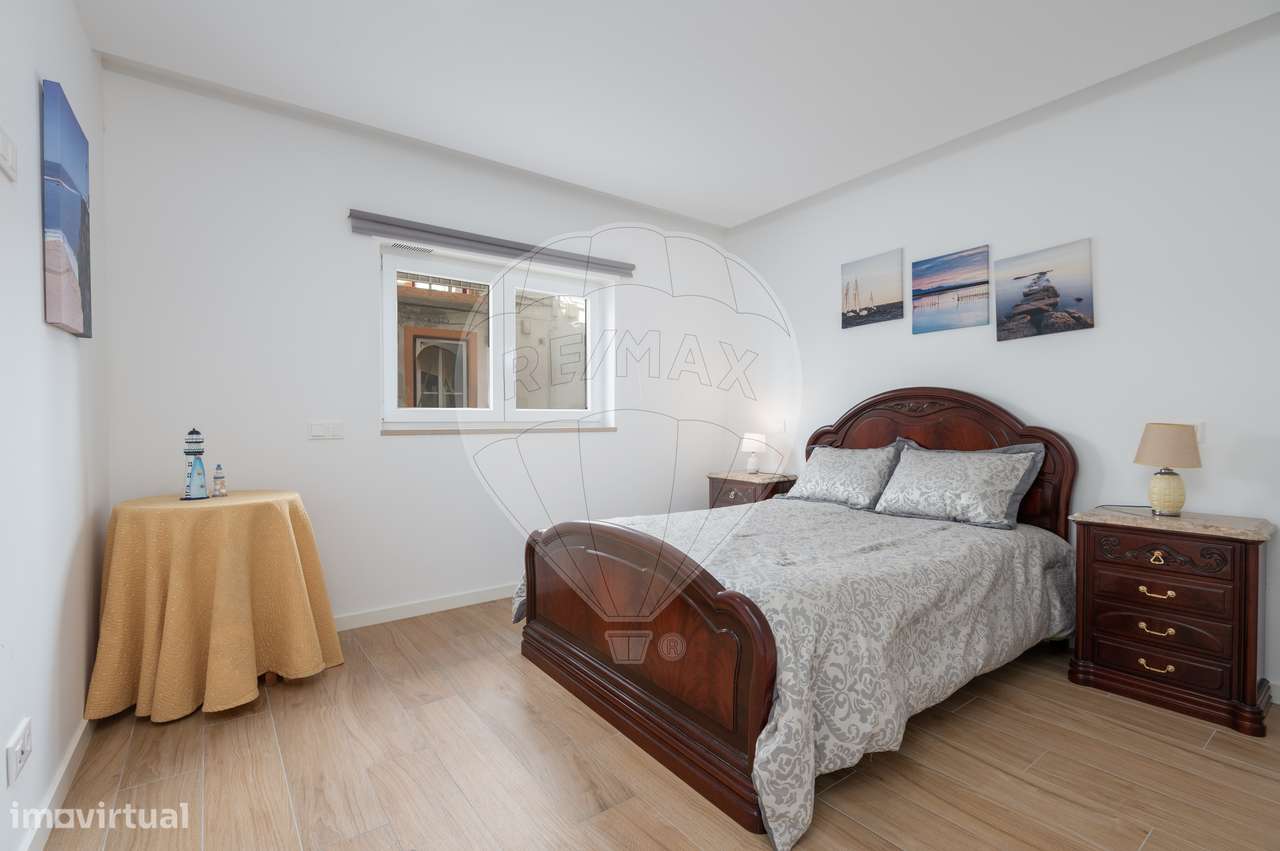 Apartamento T1 + 1 | Nazaré | Perto da Praia-16