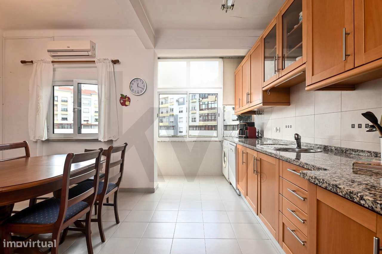 Apartamento T3 convertido a T2 em Almada: O seu Refúgio na Cova da Pie - Grande imagem: 3/17