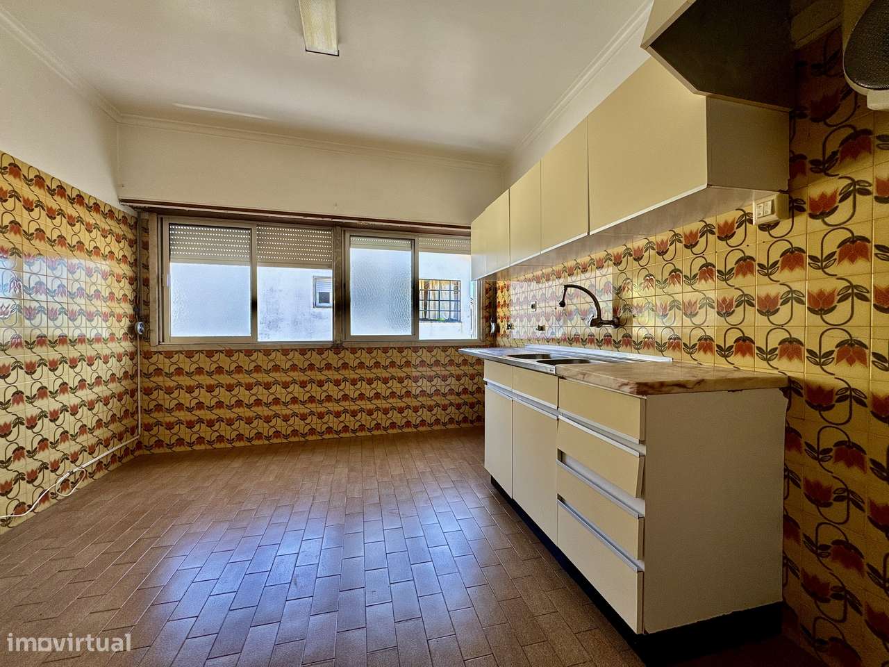 Andar de Moradia T2 | 76 m² | Varanda | Garagem | Porto Salvo-10