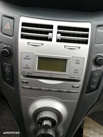 Radio CD Toyota Yaris 2005-2011 radio cd original functional Radio CD - 2