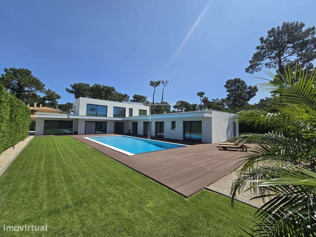Moradia isolada T4, arquitetura contemporânea com garagem e piscina...-42