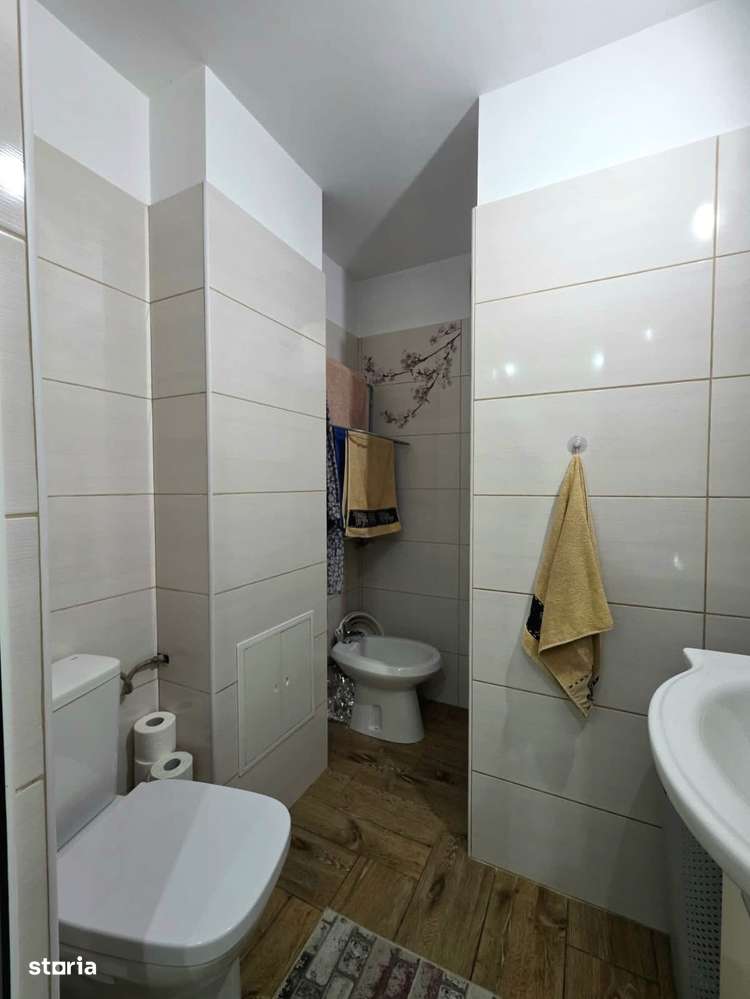 De vanzare 2 camere si balcon, etaj 1, mobilat și utilat,zona centrala - Imagine principală: 4/9