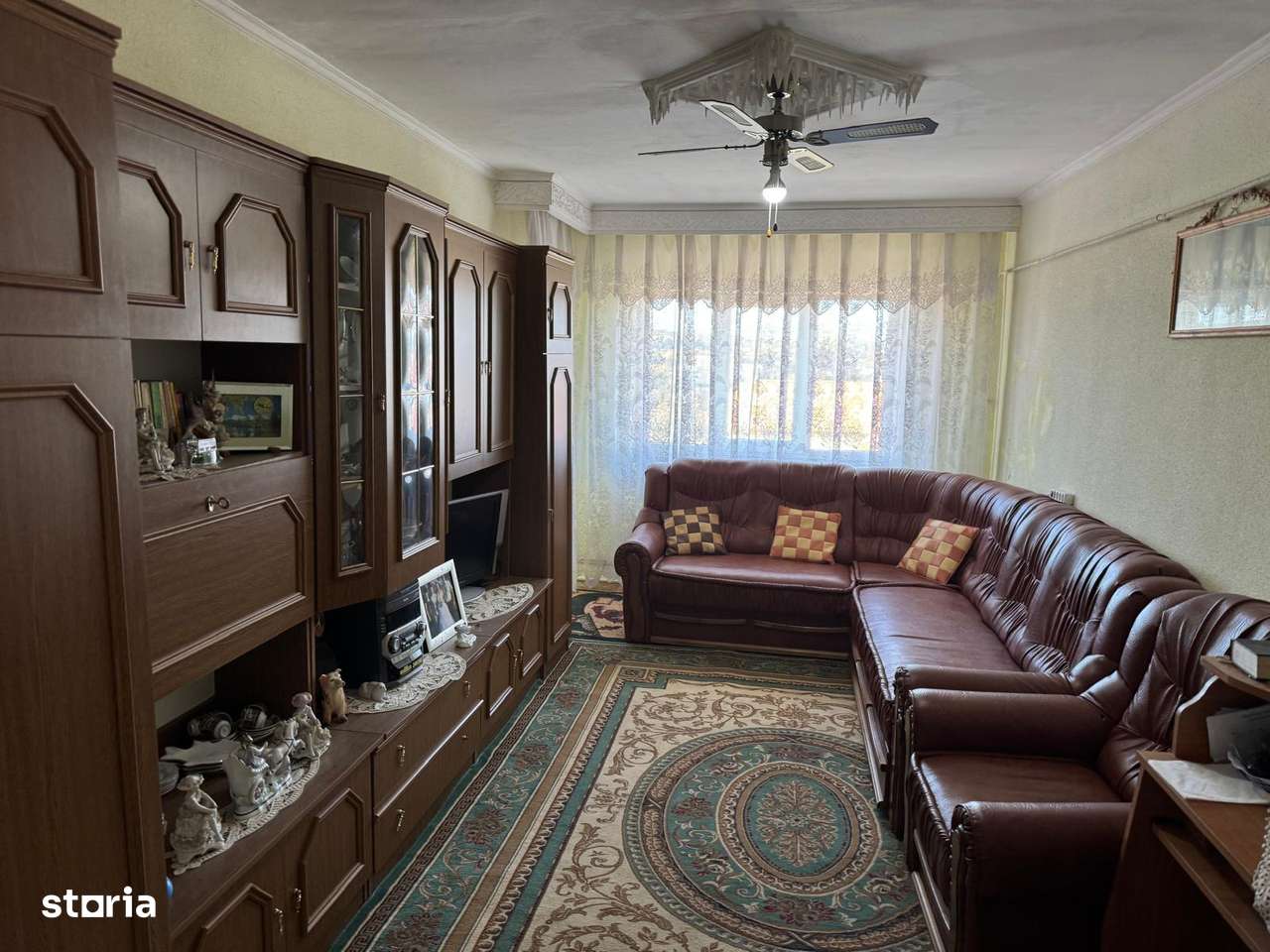 Apartament 3 camere de vanzare , Maracineni-1