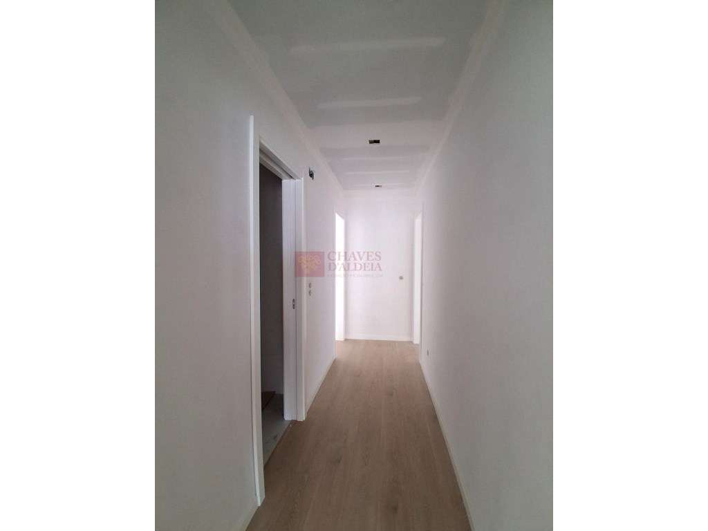 ERICEIRA - T2 COM TERRAÇO E VISTA MAR-3