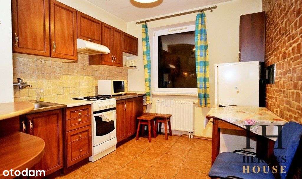 Trzy pokoje w nowszym budownictwie, garaż-4