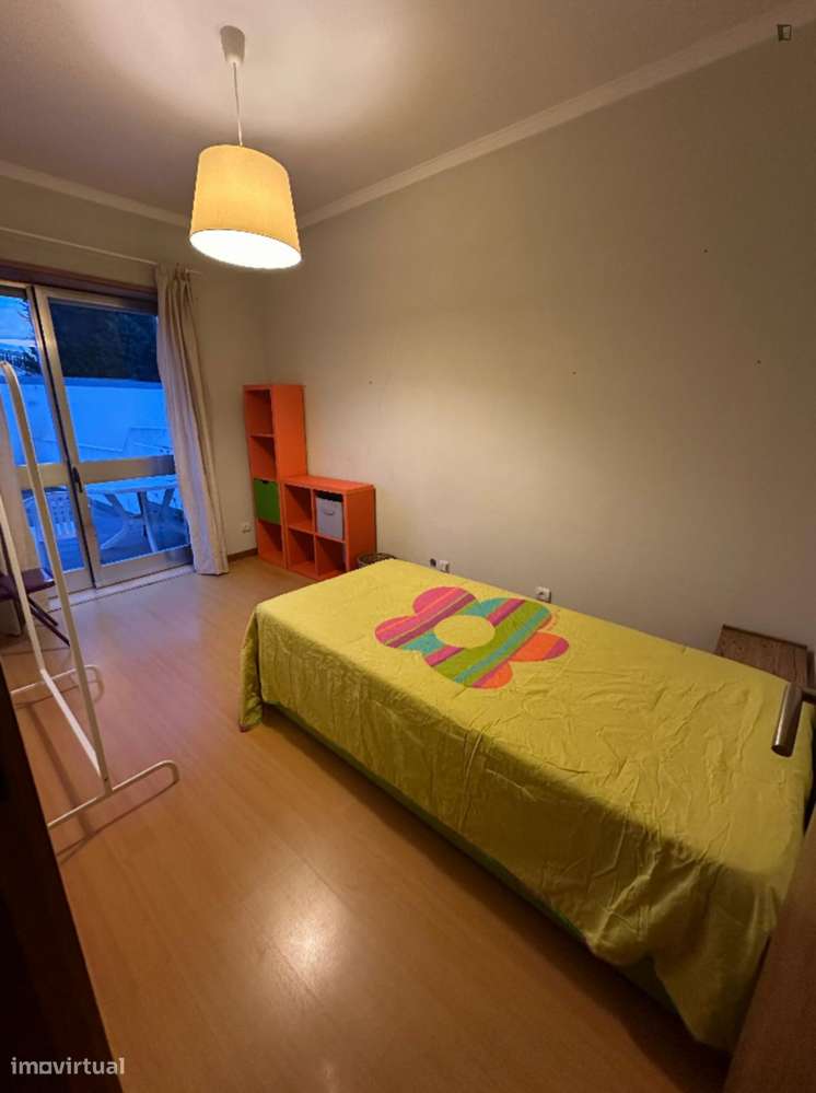 Quarto - localizado em Ramalde Porto - Grande imagem: 5/7