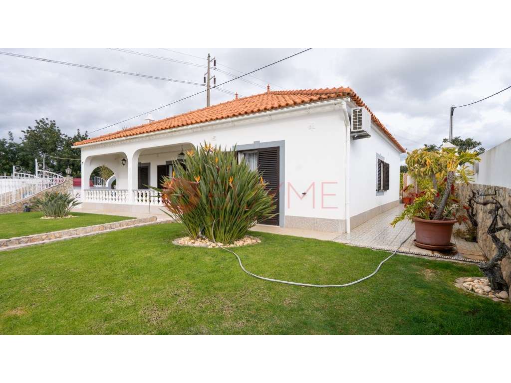 Moradia T3 térrea com piscina - Grande imagem: 2/24