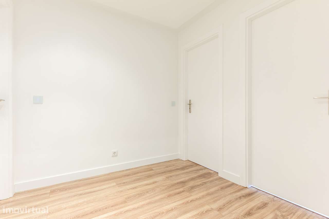 Apartamento T3 no Montijo com Localização Privilegiada-17