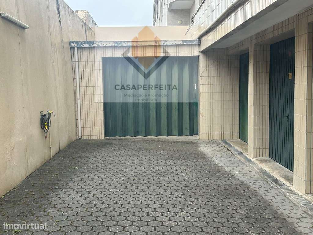 Apartamento T3 Como Novo com Varandas e Box - a 1500 metros da Prai...-34
