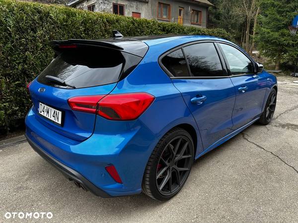 Ford Focus 1.5 EcoBoost ST-Line X - 23