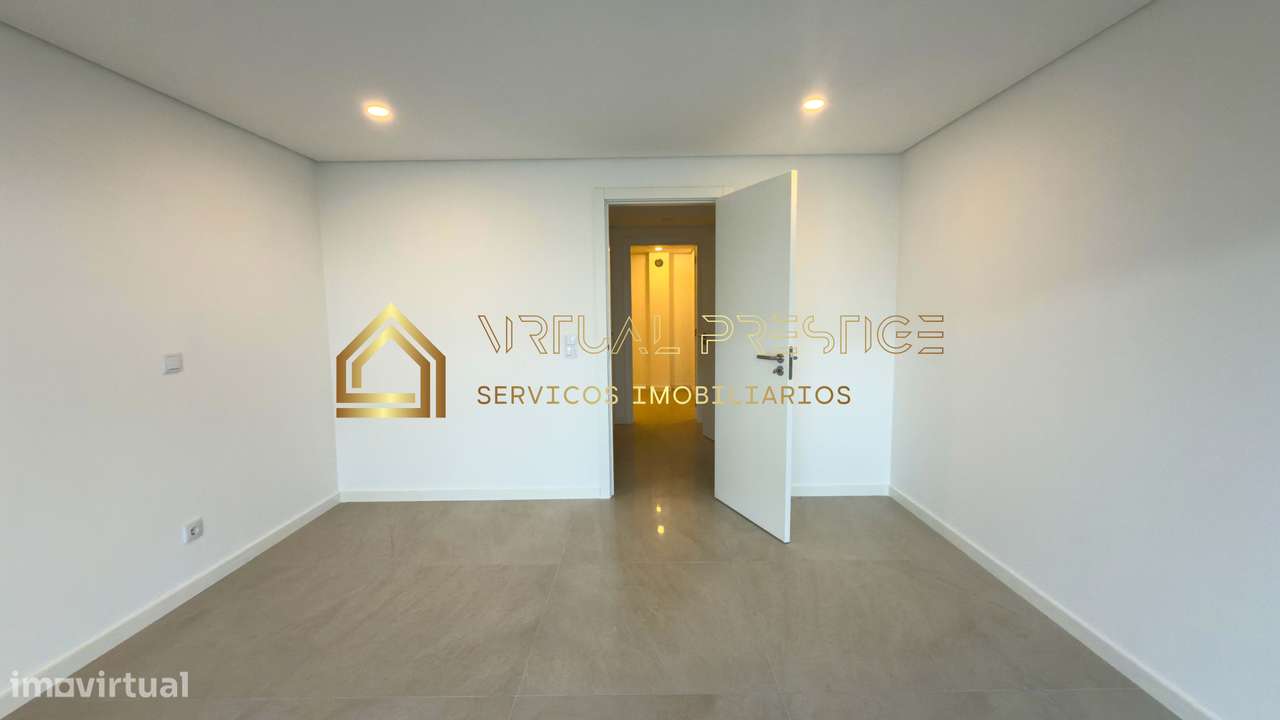 Moradia T4+1 nova com piscina e garagem em Palhais + cave com escri...-22