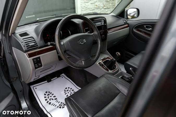 Suzuki Grand Vitara 2.0 Special Edition - 14