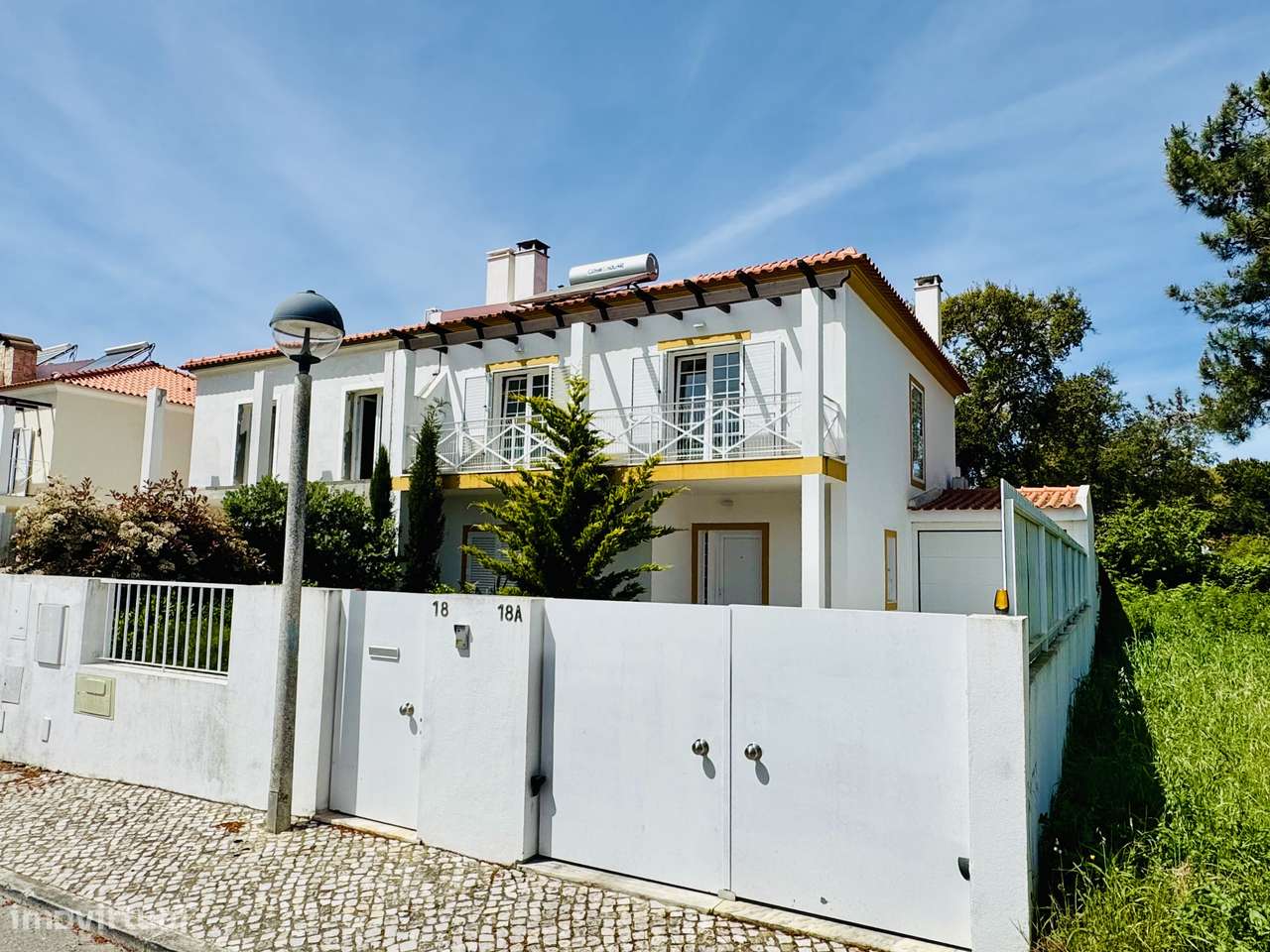 Moradia t3 garagem box jardim Charneca da Cotovia Sesimbra-5