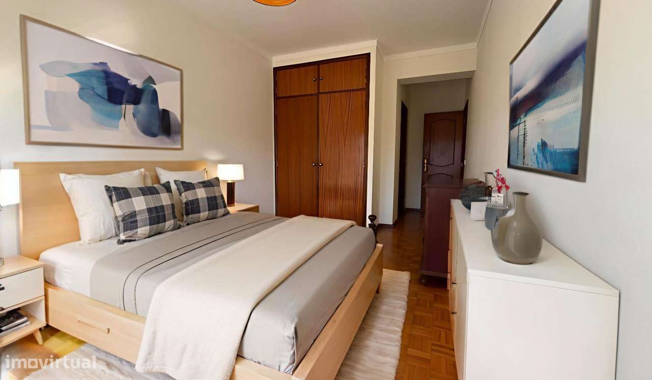 Apartamento T2 com 2 casas de banho e varanda. Junto a hipermercado...-7