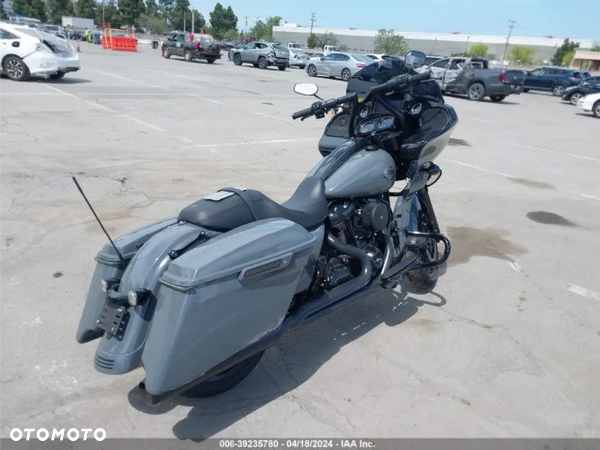 Harley-Davidson Touring Road Glide - 4