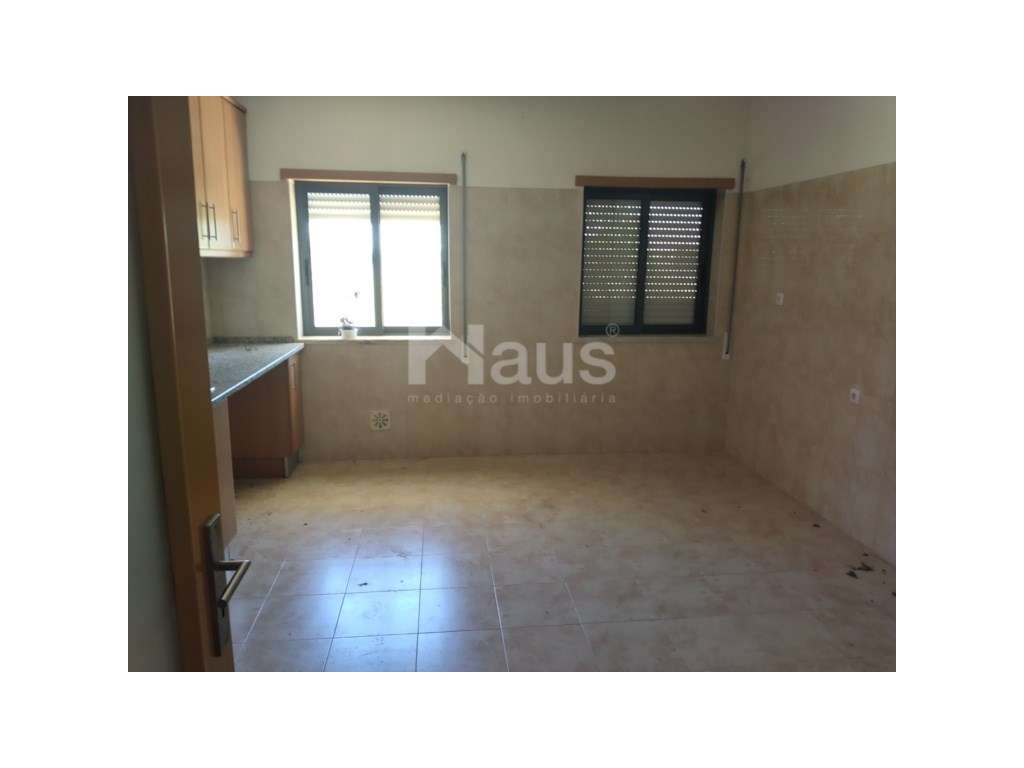 T2 com parqueamento e arrecadação-6