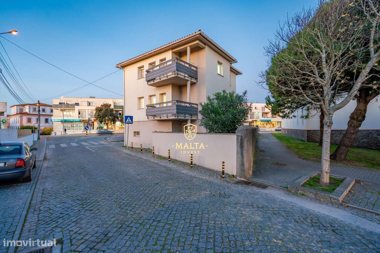 Moradia Bifamiliar com 3 Pisos no Centro de Fão – Esposende-35