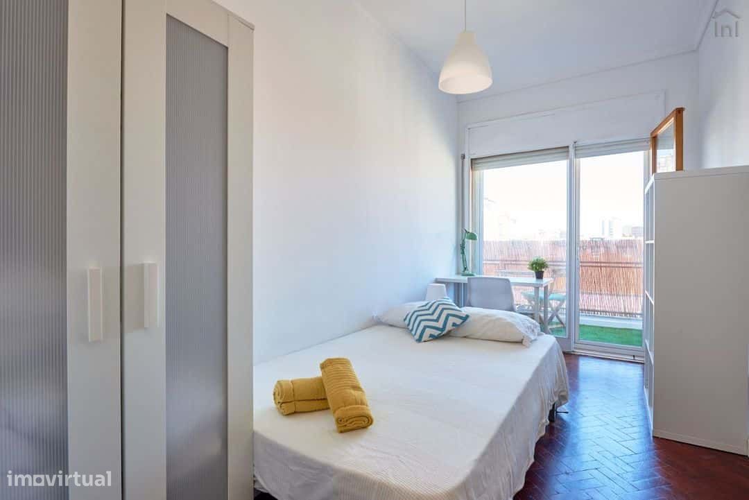 Bright double bedroom with balcony in Saldanha - Room 6