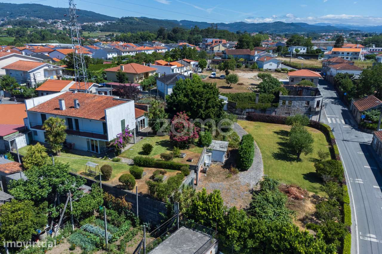 Moradia T4 no Centro da Vila das Taipas, Guimarães - Grande imagem: 5/33