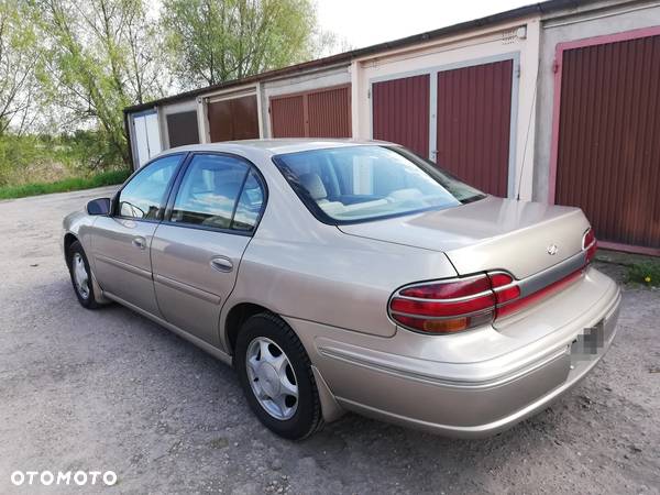 Oldsmobile Cutlass 3.1 International - 8