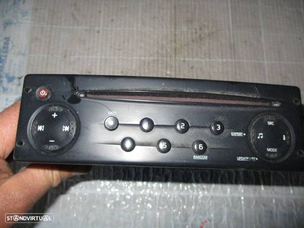 Radios 8200354522 RENAULT TRAFIC 2004 CODE 6413 - 1