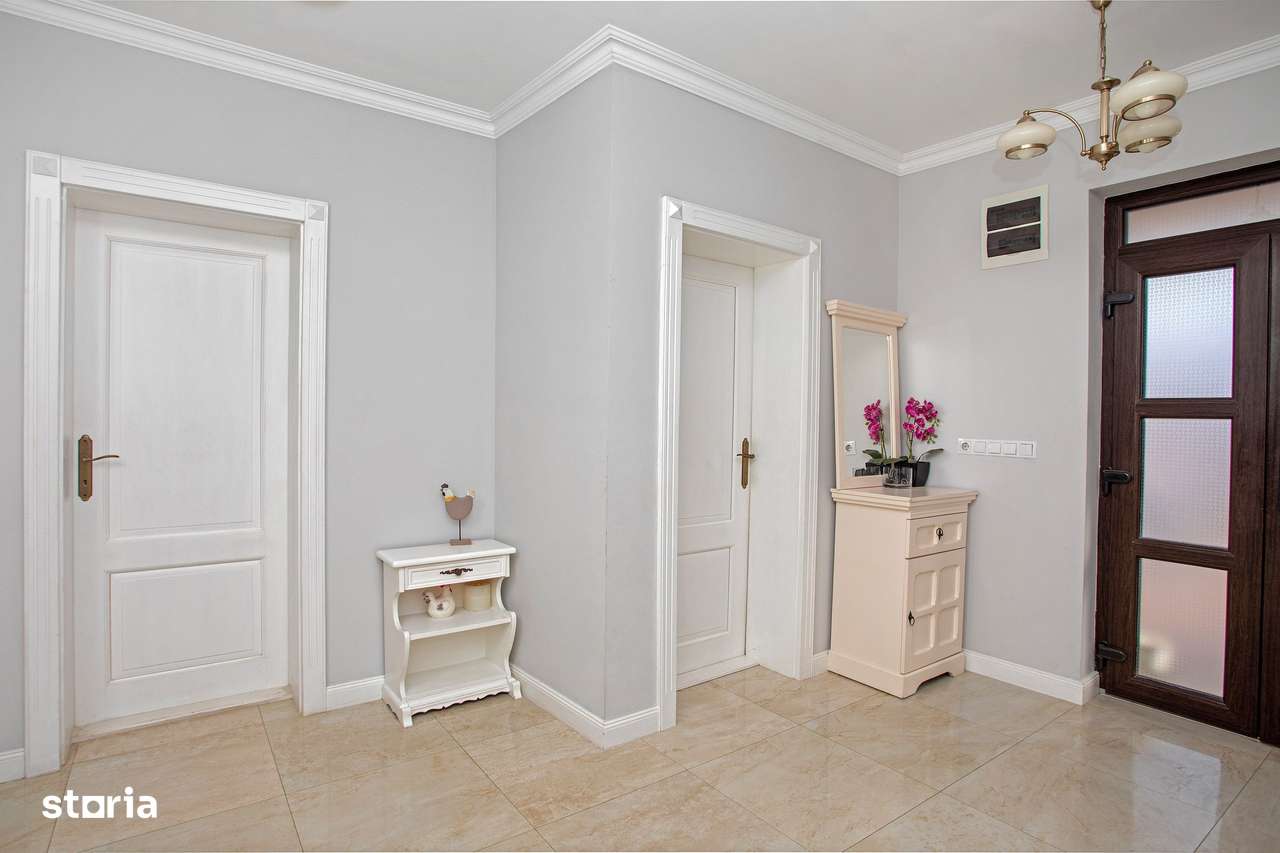 Vilă P+M, Clujului, 190 mp, teren 520 mp, singur în curte. 225 000 E-12