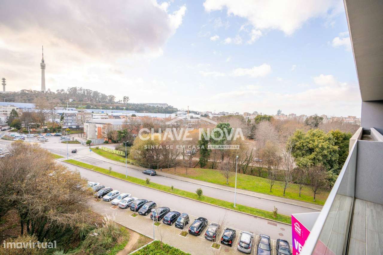 T3 c/ Varanda e Lugar de Garagem em Oliveira do Douro - Grande imagem: 3/21