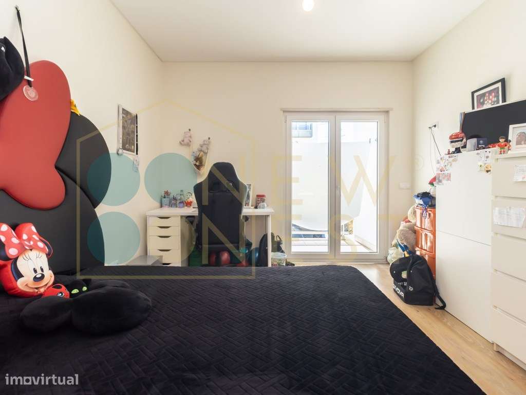 Apartamento T4 com Terraço, 3 varandas, 2 Parqueamentos e Arrecadaç...-35