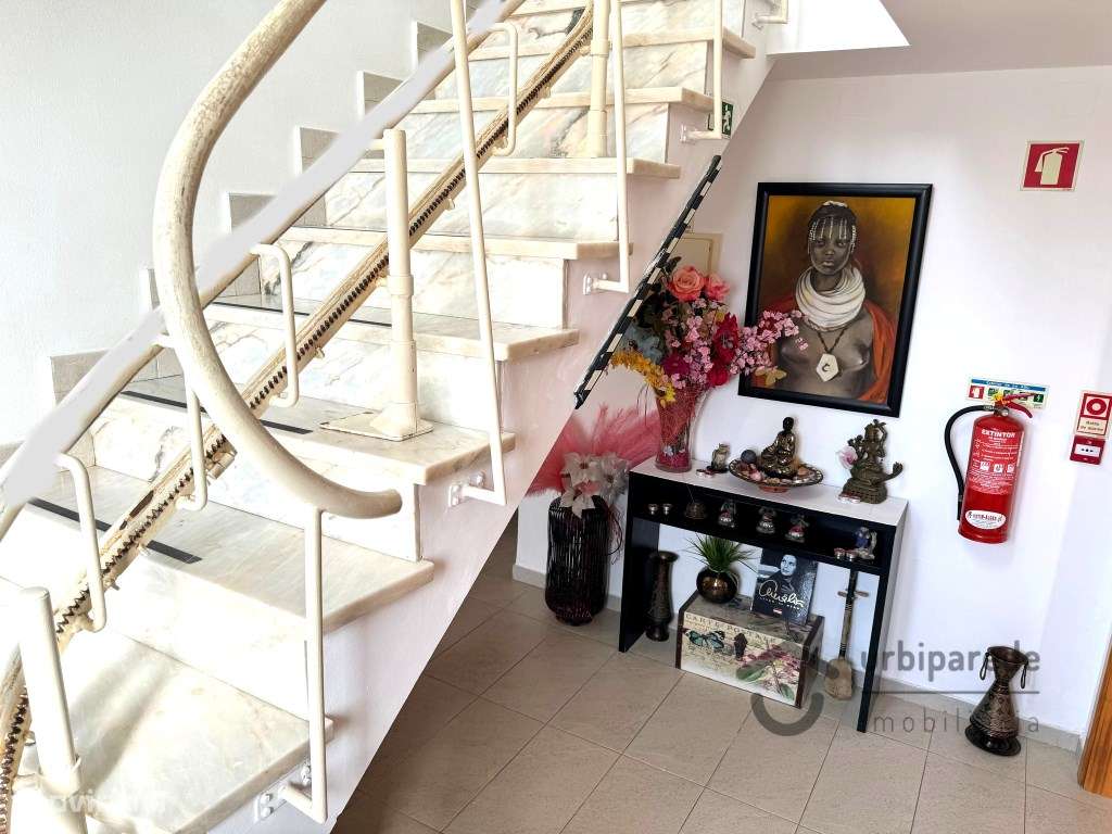 Moradia V6 em Porto Salvo - Grande imagem: 3/43