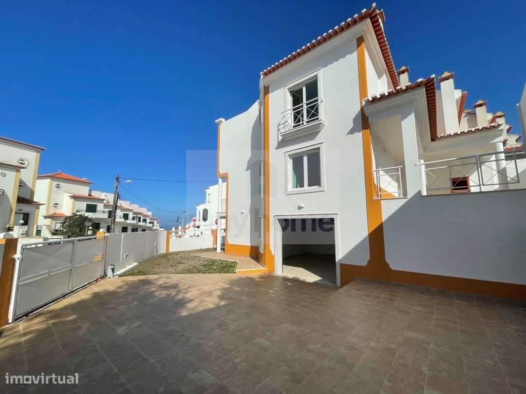 Moradia T4 | Remodelada | Vista de mar | Ericeira-31