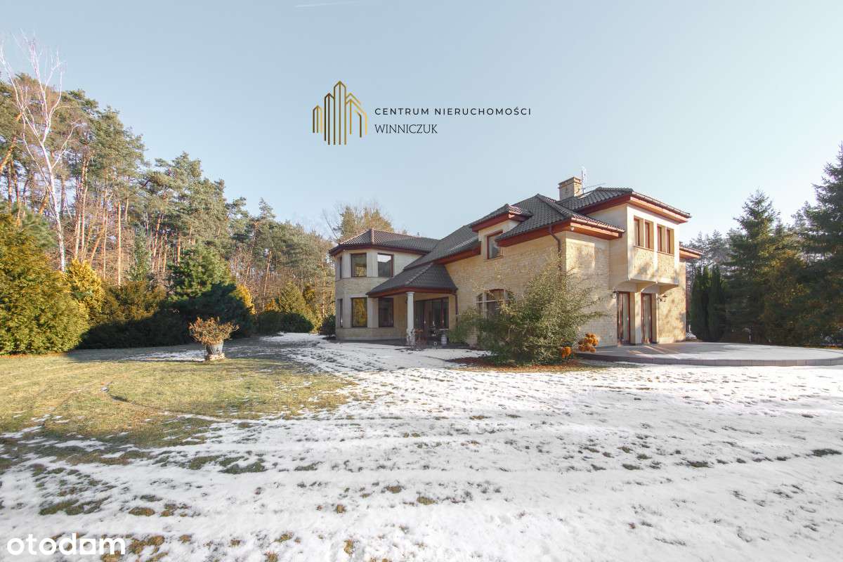 Rezydencja z basenem tuż przy lesie-16