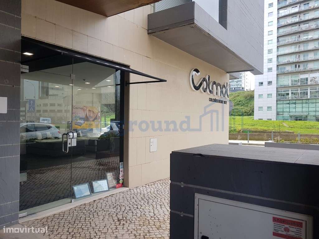 Loja com rendimento junto à Praça de Espanha com 2 lugares de estac... - Grande imagem: 2/6