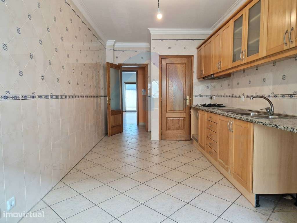 Apartamento T3 com Terraço - Pombal-5