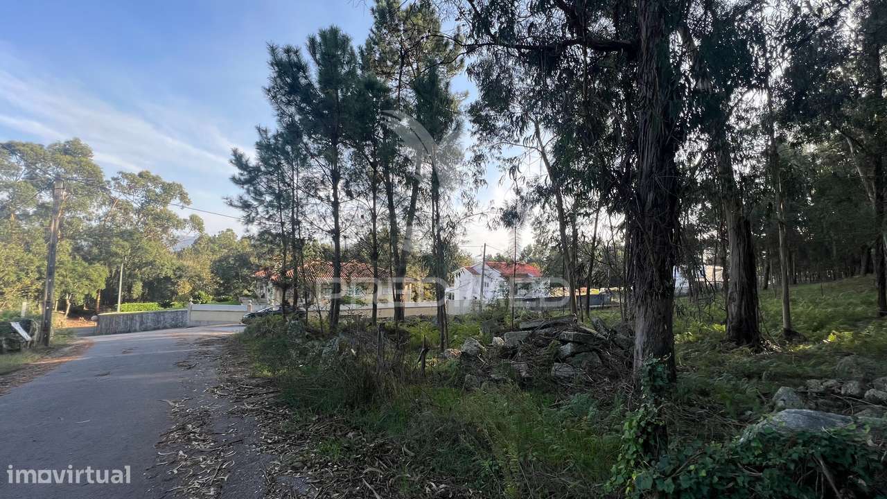 TERRENO DE GAVETO PARA CONSTRUÇÃO - TURIZ, VILA VERDE (1305m2) - Grande imagem: 3/14