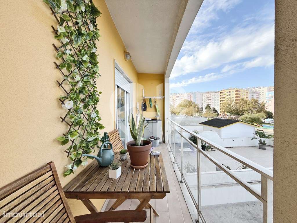 Apartamento T3 / C/Parqueamento // Santa Marta Corroios-10