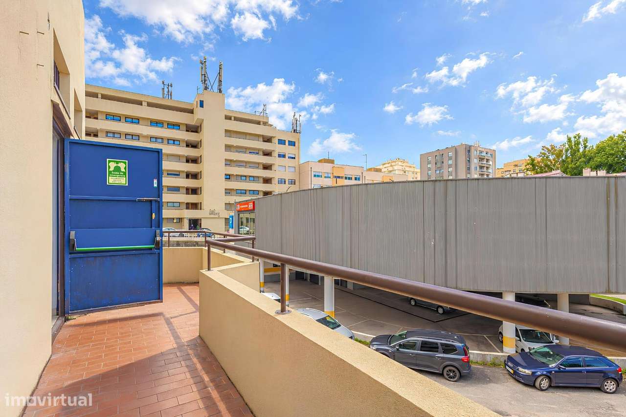 Venda | Loja de 670 m2 | 15 m de fachada | Garagem-40