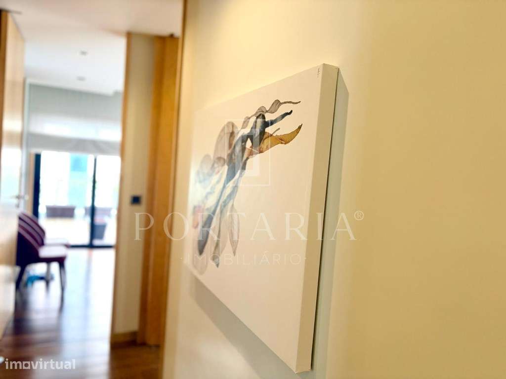 Apartamento T4 com terraço e garagem fechada em Aveiro-19