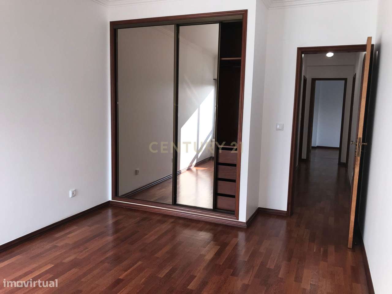 T3 Renovado com Vista Mar | Suíte | Box Fechada | Ericeira-28