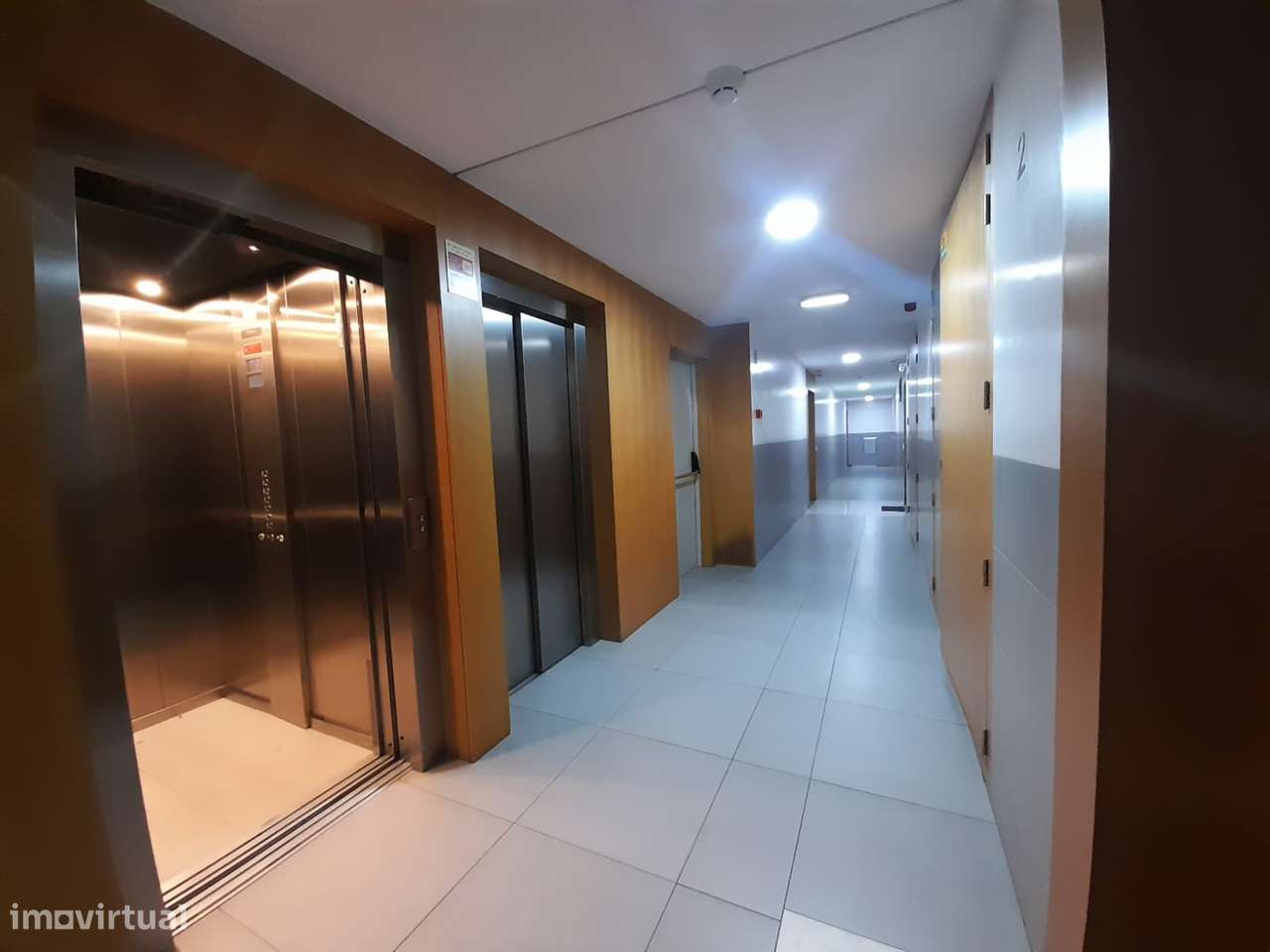 T2 Com Varanda e Garagem Junto ao Hosp São João e Polo Universitário - Grande imagem: 3/29