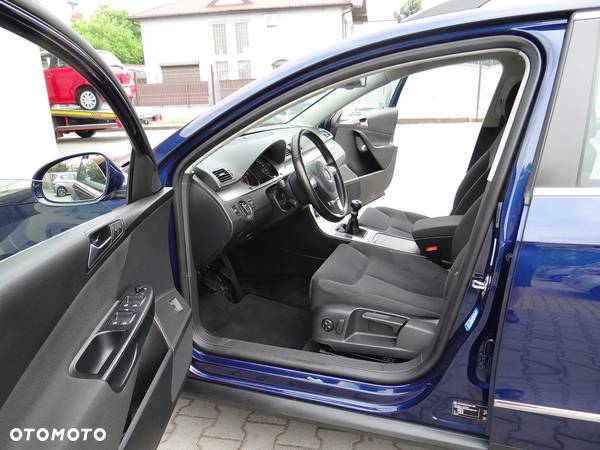 Volkswagen Passat 2.0 TDI DPF Comfortline - 17